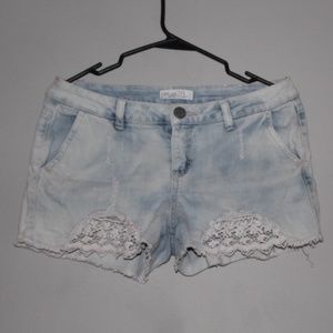 laced shorts